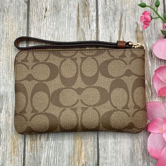 Coach RAIDIAL RAINBOW 🌈 Corner Zip Wristlet Leather Wallet Bag - Picture 2 of 6